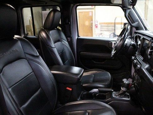 Used 2019 Jeep Wrangler Unlimited Sahara w/ Dual Top Group image 10