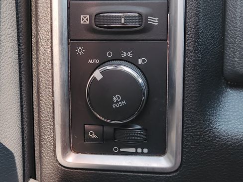 Used 2017 RAM 1500 Big Horn RWD image 23