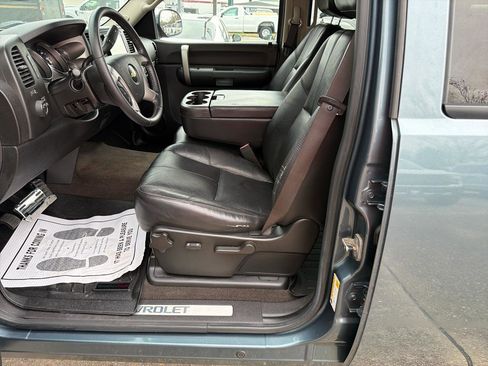 Used 2009 Chevrolet Silverado 1500 LT w/ Regional Value Package image 15