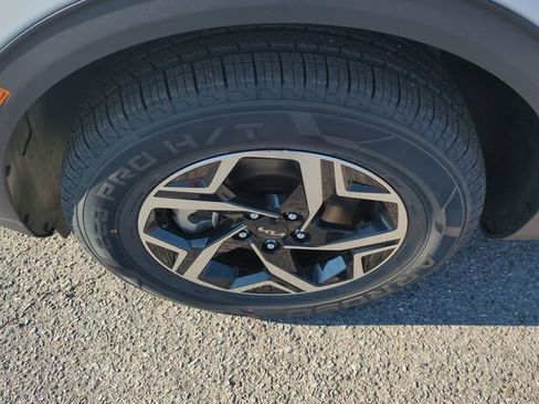 Used 2024 Kia Sportage LX image 10