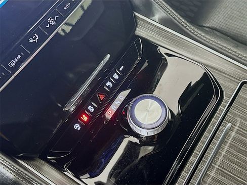 Used 2024 Jeep Wagoneer L Series II w/ Flexible Seating Group image 16