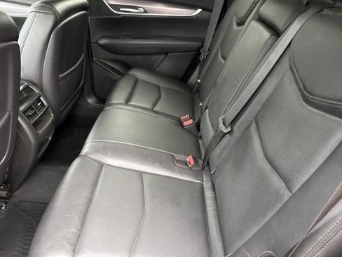 Used 2018 Cadillac XT5 Luxury w/ Driver Awareness Package FWD image 18
