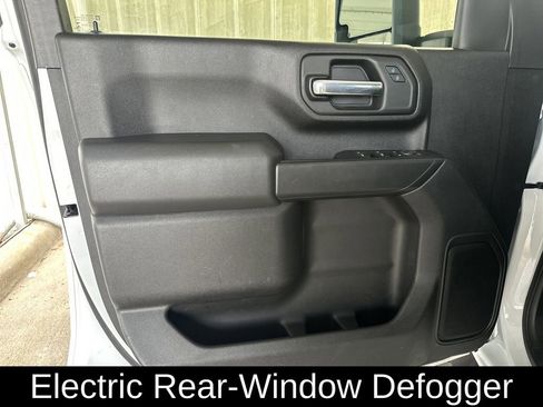 Used 2021 Chevrolet Silverado 2500 Custom w/ Custom Value Package image 11