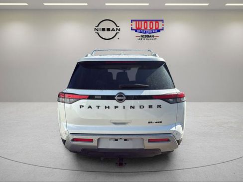 Used 2023 Nissan Pathfinder SL AWD/4WD image 3