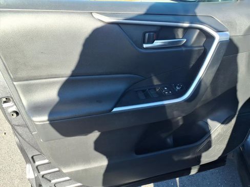 Used 2021 Toyota RAV4 XLE image 20