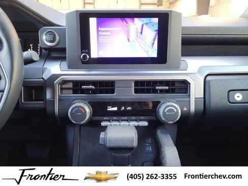 Used 2025 Toyota 4Runner 4WD image 18