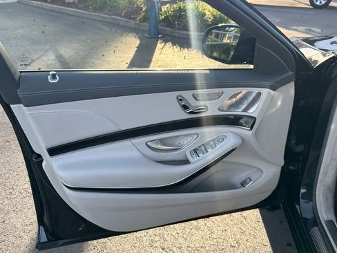 Used 2016 Mercedes-Benz S 550 Sedan image 23