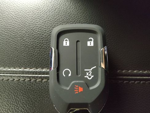 Used 2024 GMC Terrain SLT AWD/4WD image 32