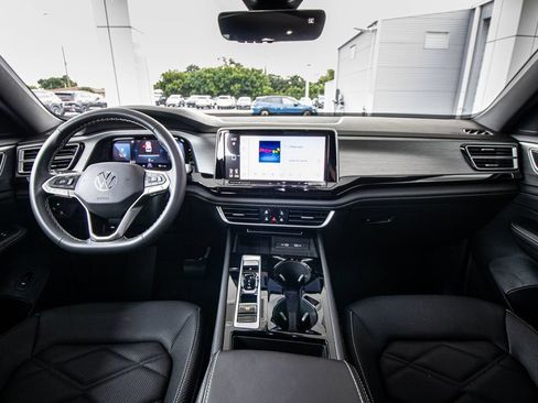 Used 2026 Volkswagen Atlas Cross Sport SE FWD image 31