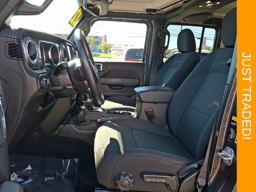 Used 2022 Jeep Wrangler Unlimited Sahara w/ Cold Weather Group AWD/4WD image 13