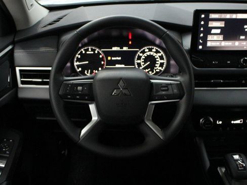 New 2026 Mitsubishi Outlander ES image 21