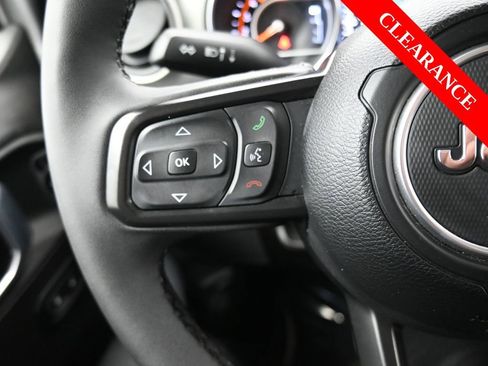 Used 2023 Jeep Gladiator Willys image 25