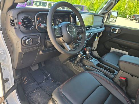 New 2026 Jeep Wrangler Unlimited Rubicon AWD/4WD image 22