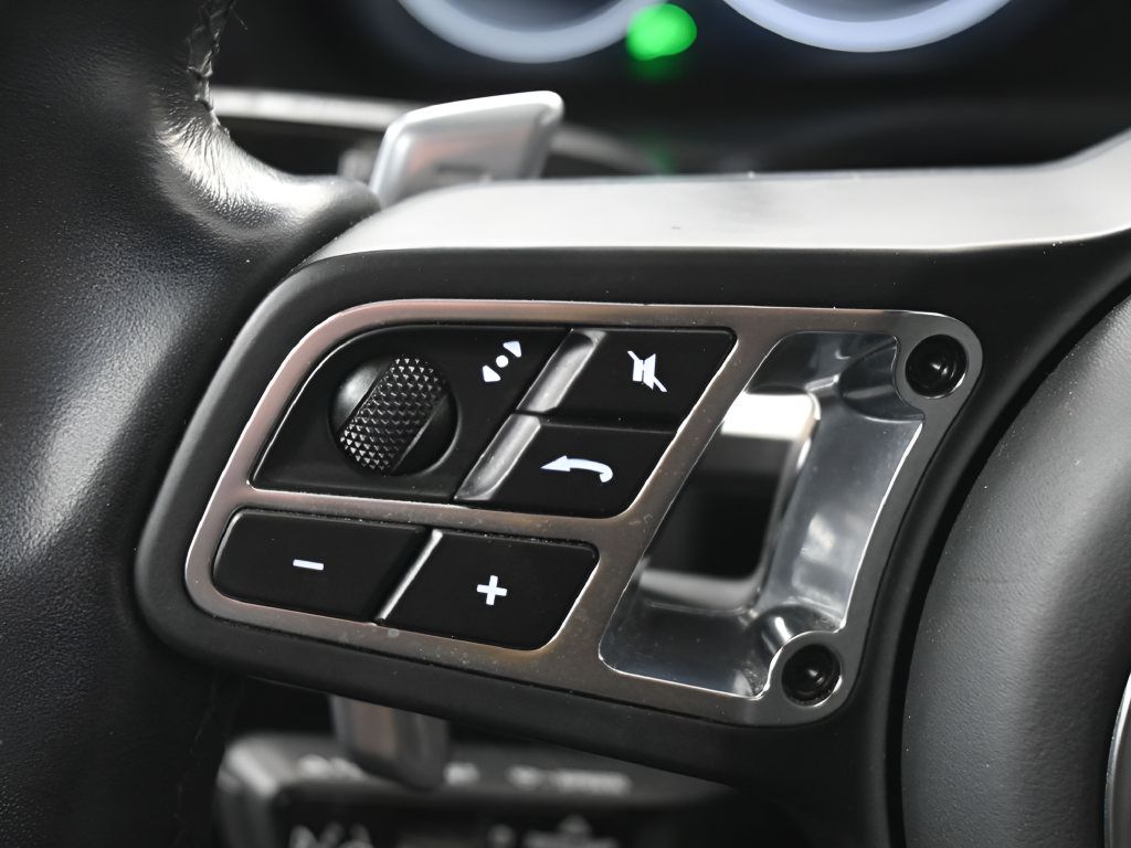 Certified 2022 Porsche Cayenne Turbo S AWD/4WD image 21