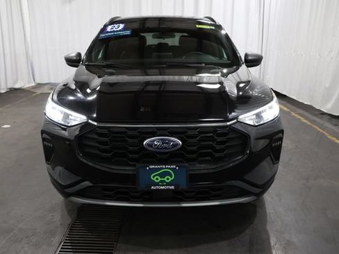 Used 2023 Ford Escape ST-Line FWD image 7