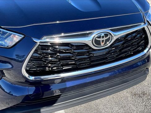 Used 2023 Toyota Highlander Limited image 30