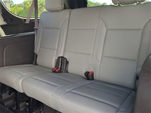 Used 2021 Chevrolet Suburban LT w/ LT Signature Package image 16