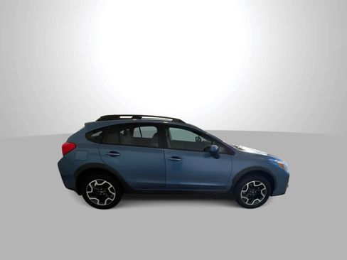 Used 2016 Subaru Crosstrek 2.0i Premium w/ Moonroof Package image 9