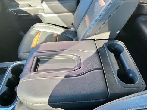 Used 2021 GMC Sierra 2500 AT4 w/ AT4 Premium Plus Package image 23