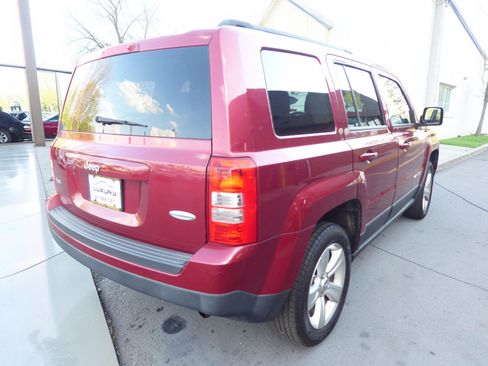 Used 2012 Jeep Patriot Latitude w/ Sun/Sound Group AWD/4WD image 10
