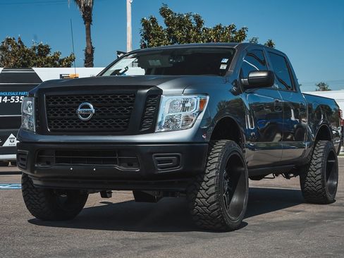 Used 2017 Nissan Titan S image 4