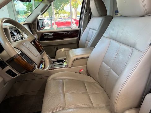 Used 2012 Lincoln Navigator 2WD w/ Monochrome Appearance Pkg image 10
