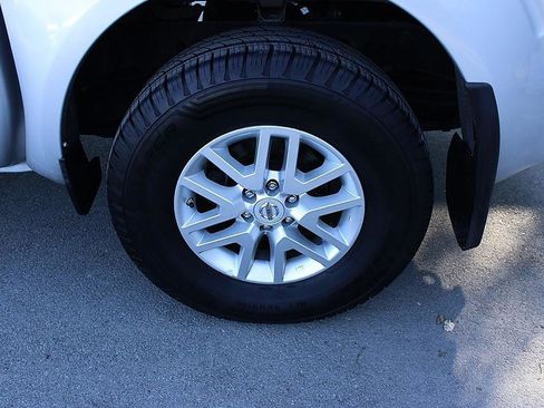 Used 2019 Nissan Frontier SV AWD/4WD image 8