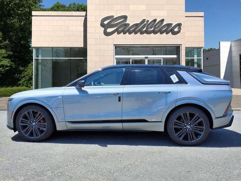 New 2026 Cadillac Lyriq V image 2