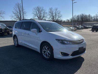 Used 2017 Chrysler Pacifica Touring-L w/ Tire & Wheel Group