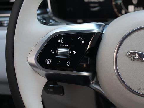 New 2026 Jaguar F-PACE R-Dynamic S image 20