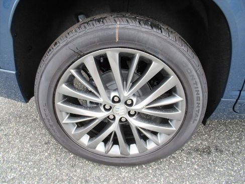 New 2026 Buick Enclave Avenir w/ Super Cruise Package FWD image 8