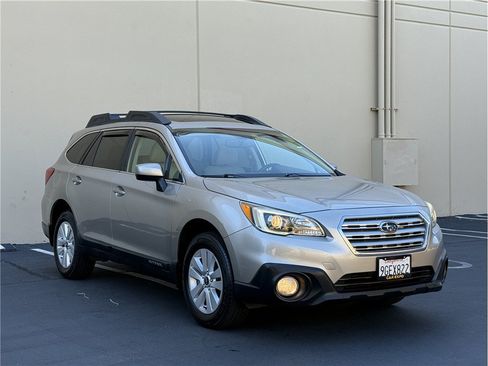 Used 2015 Subaru Outback 2.5i Premium AWD/4WD image 3