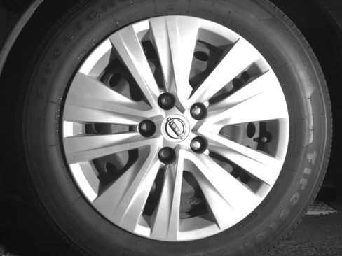 Used 2025 Nissan Sentra S FWD image 12
