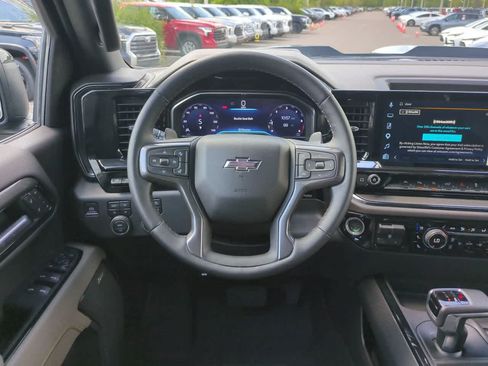 Used 2025 Chevrolet Silverado 1500 ZR2 w/ Technology Package AWD/4WD image 15