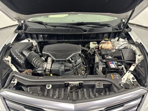 Used 2018 Cadillac XT5 Luxury w/ Driver Awareness Package AWD/4WD image 27