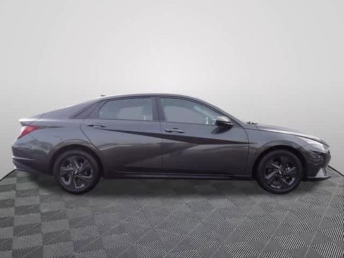 Used 2023 Hyundai Elantra SEL image 4