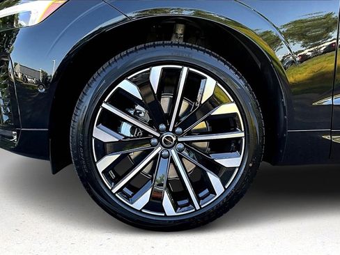New 2026 Volvo XC60 B5 Ultra w/ Protection Package Premier image 12
