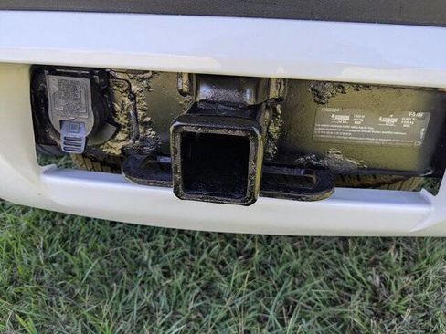 Used 2014 GMC Yukon SLE image 30