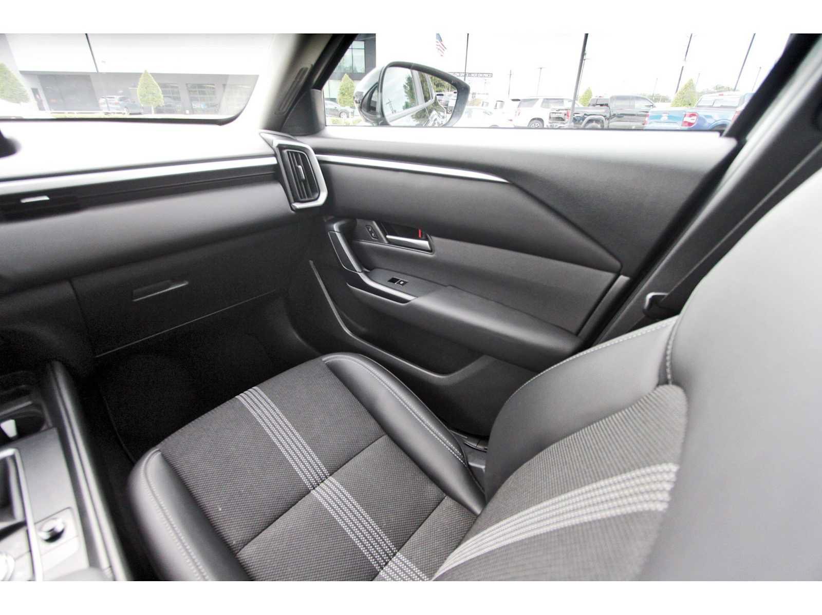 Used 2026 MAZDA CX-50 AWD 2.5 S w/ Preferred Pkg image 8