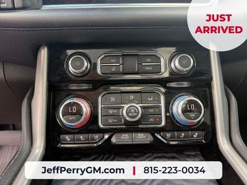 Used 2021 GMC Yukon Denali w/ Denali Premium Package AWD/4WD image 12