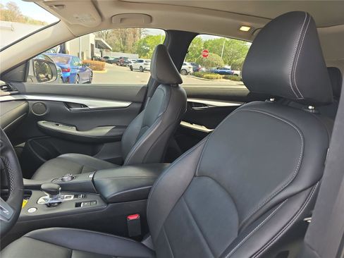 Used 2020 INFINITI QX50 Luxe w/ Navigation Package image 18