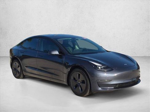 Used 2022 Tesla Model 3 RWD image 3