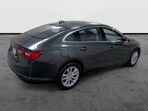 Used 2017 Chevrolet Malibu LT w/ Leather Package image 4