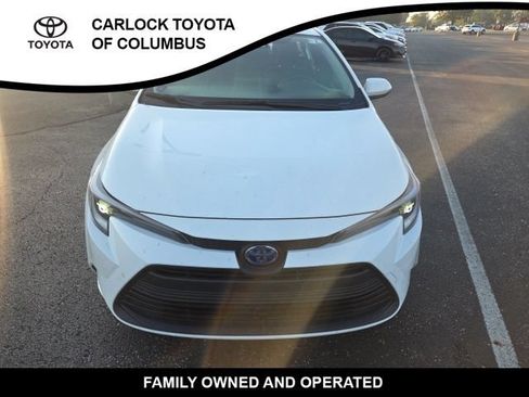 Used 2025 Toyota Corolla LE w/ LE Premium Package FWD image 5
