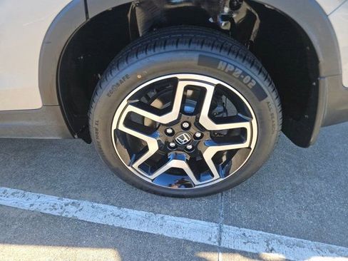 Used 2023 Honda Passport Elite image 11