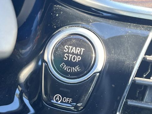 Used 2023 BMW 530i w/ Convenience Package image 25