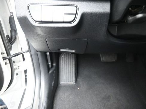 Used 2025 Kia Seltos S FWD image 16