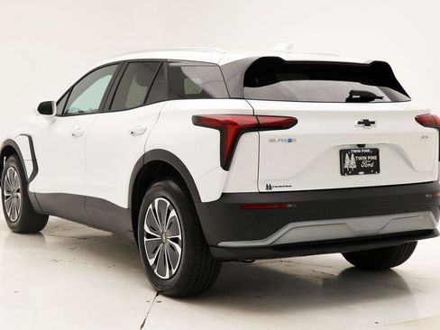 Used 2025 Chevrolet Blazer EV LT image 6