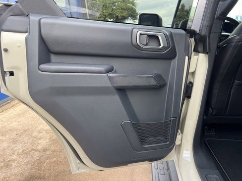 New 2025 Ford Bronco Outer Banks image 9