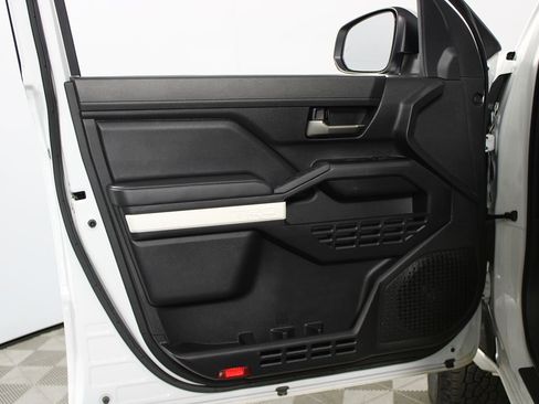 Used 2024 Toyota Tacoma TRD Off-Road image 6